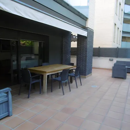 Amplio Con Piscina Y Aire Acondionado