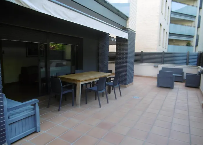 Amplio Con Piscina Y Aire Acondionado